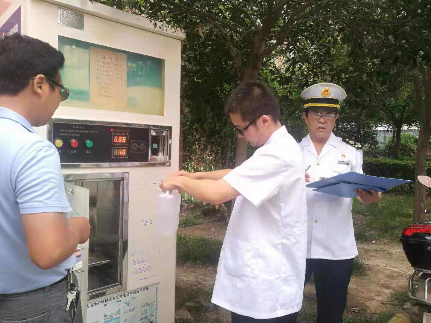 沛县卫生监督所开展现制现售水监督工作 (20809).jpg