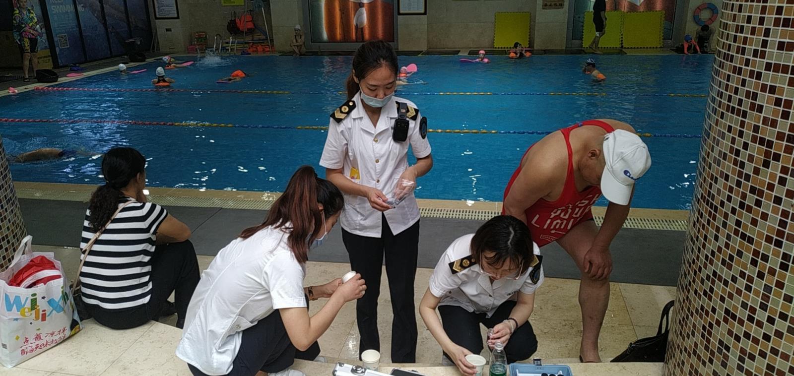 鼓楼游泳.jpg