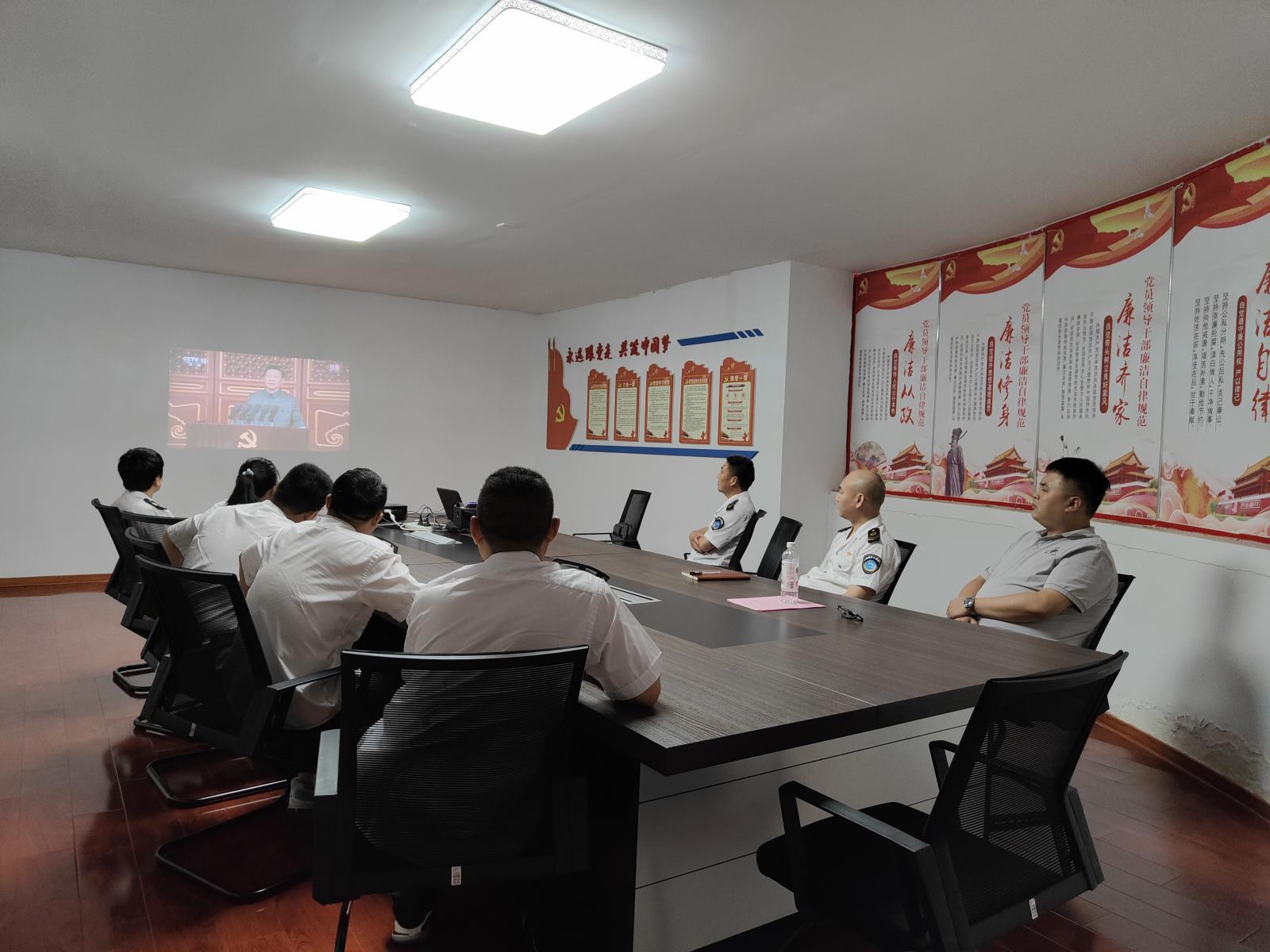 配图 (1).jpg 配图 (1).jpg