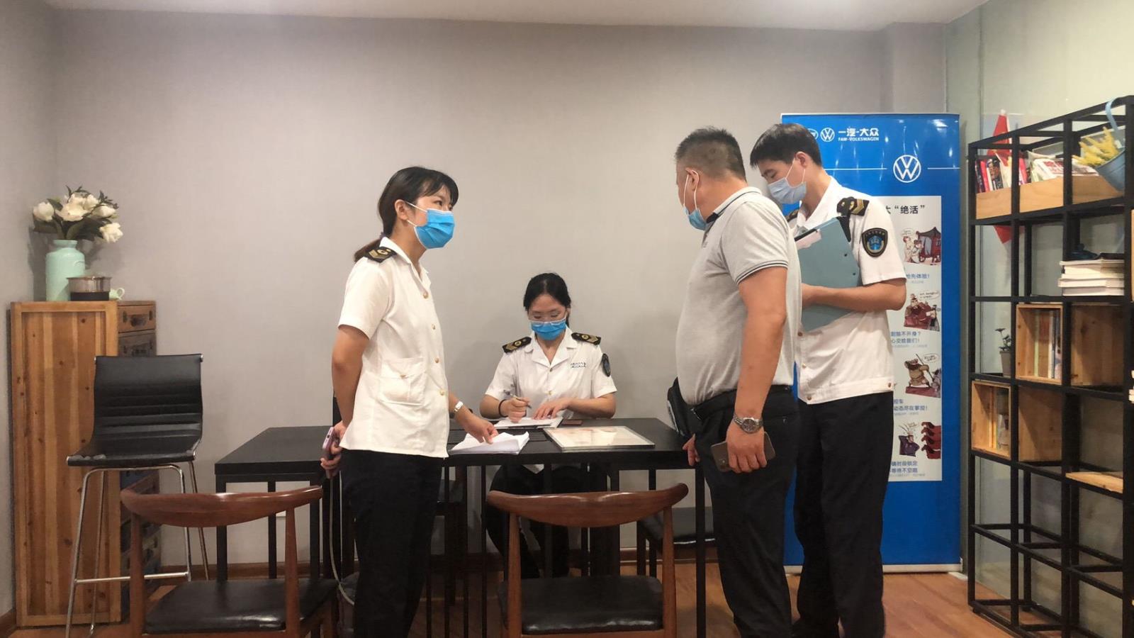 8鼓楼区卫生监督所开展职业病防治回头看工作仲委 (9142)_看图王.jpg