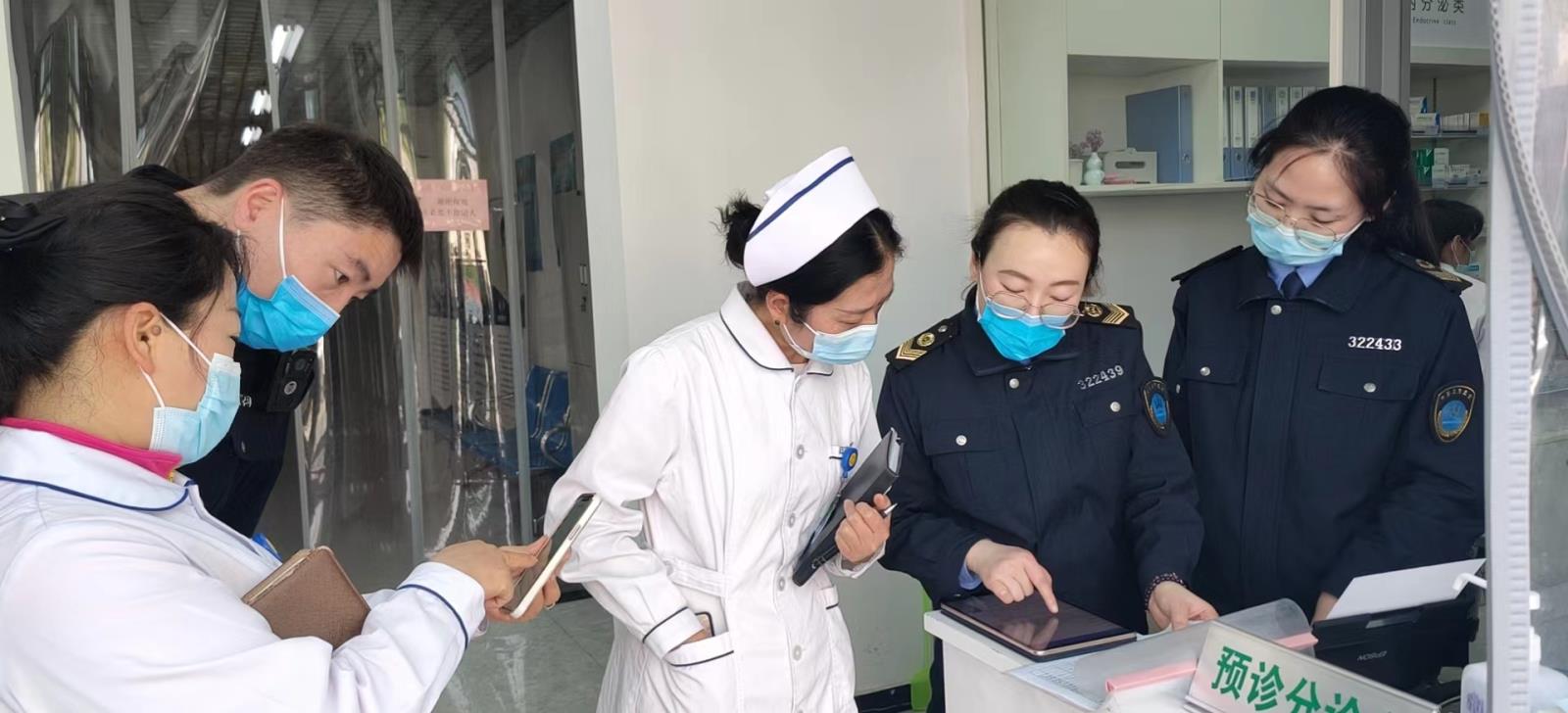 8鼓楼区对辖区内一级医疗机构开展外来（返）徐就诊人员专项排查工作史海潮 (1).jpg