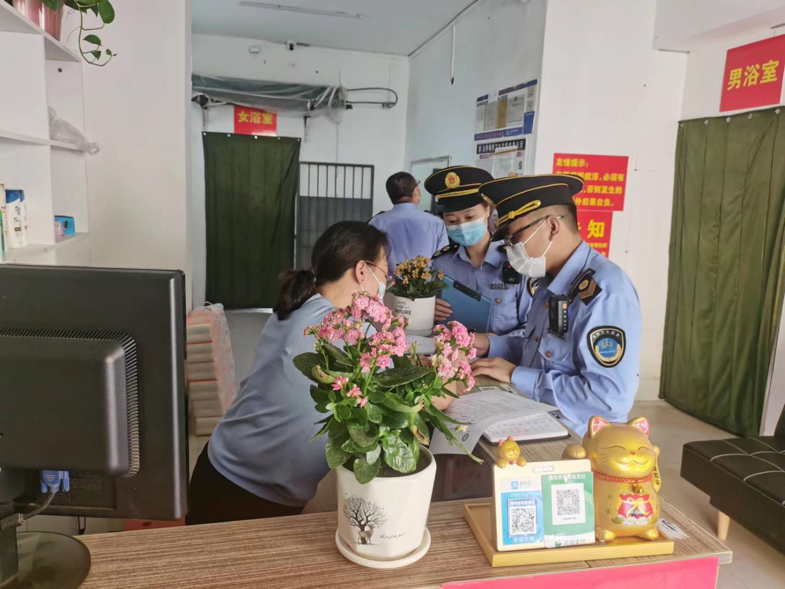 云龙区加强国庆前夕卫生监督检查工作.jpg 云龙区加强国庆前夕卫生监督检查工作.jpg