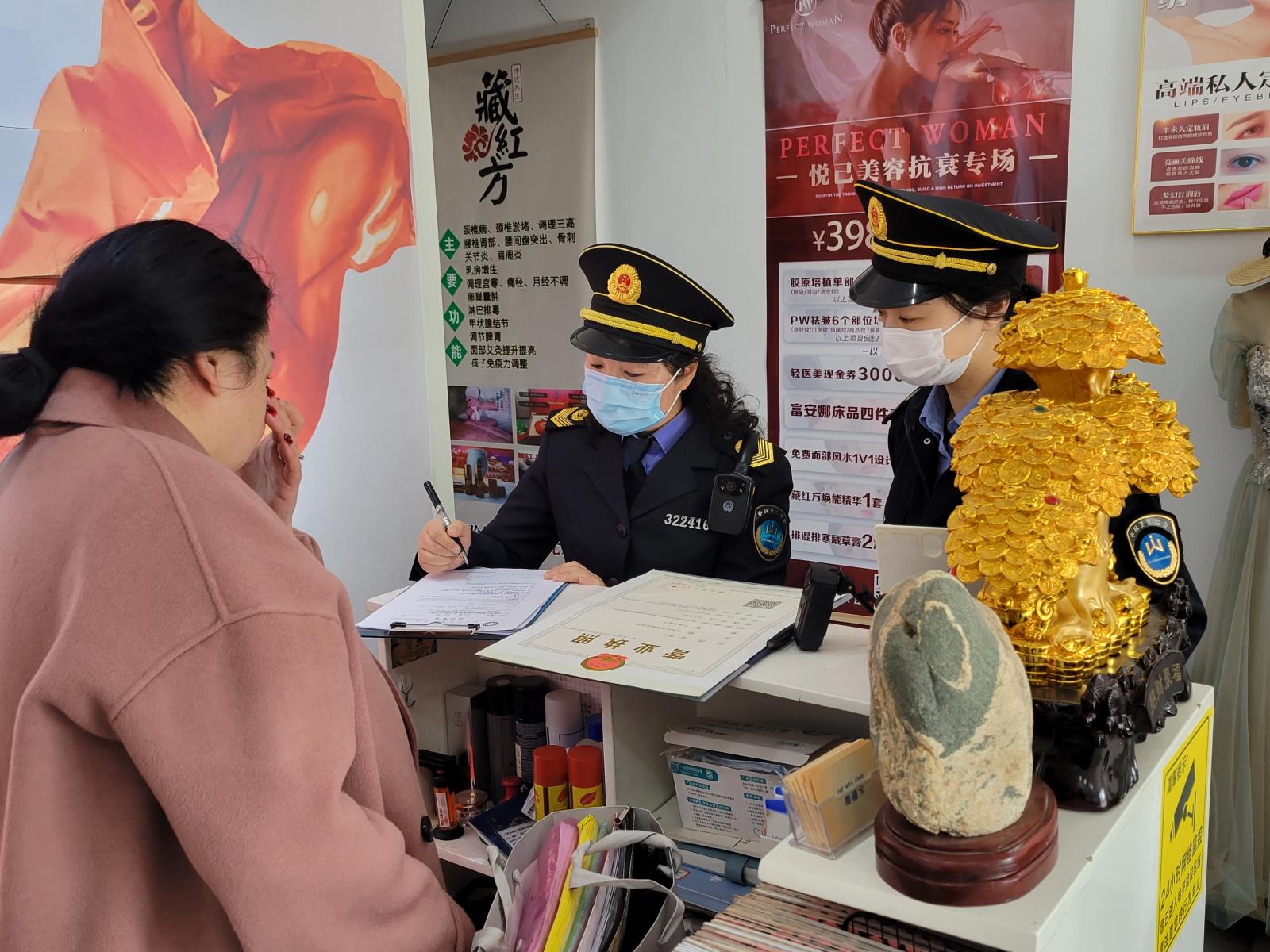 云龙区开展“五一”节期间卫生监督专项检查.jpg 云龙区开展“五一”节期间卫生监督专项检查.jpg