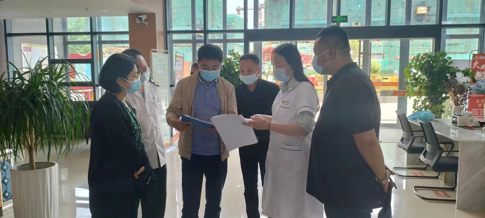 市卫生监督所督导组到鼓楼区督导检查疫情防控工作.jpg 市卫生监督所督导组到鼓楼区督导检查疫情防控工作.jpg