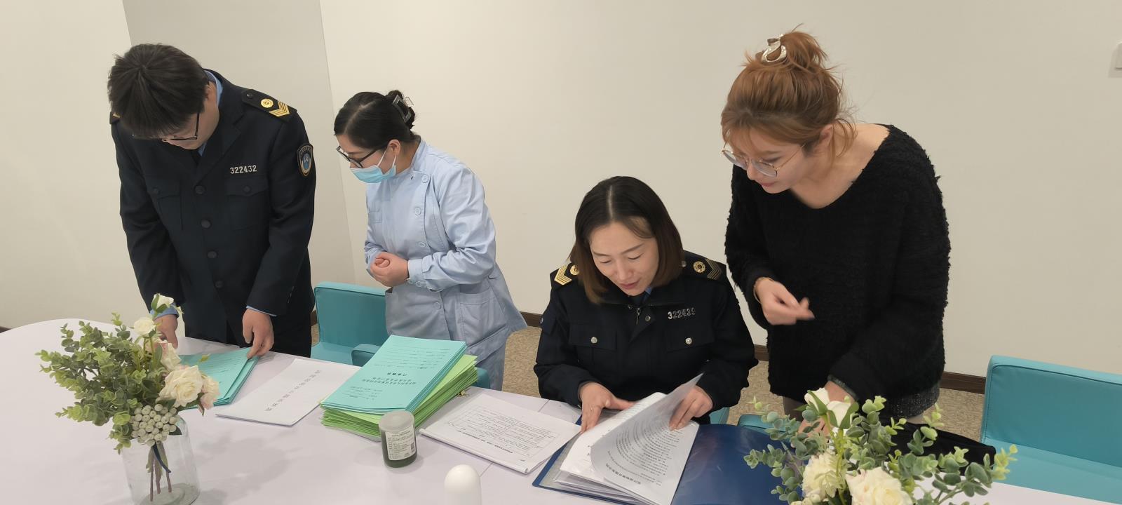 鼓楼区开展“护卫健康·蓝盾3号”暨打击非法医疗美容专项行动.jpg