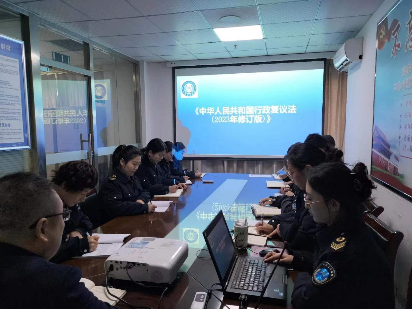 鼓楼区进行《中华人民共和国行政复议法》专题培训.jpg 鼓楼区进行《中华人民共和国行政复议法》专题培训.jpg